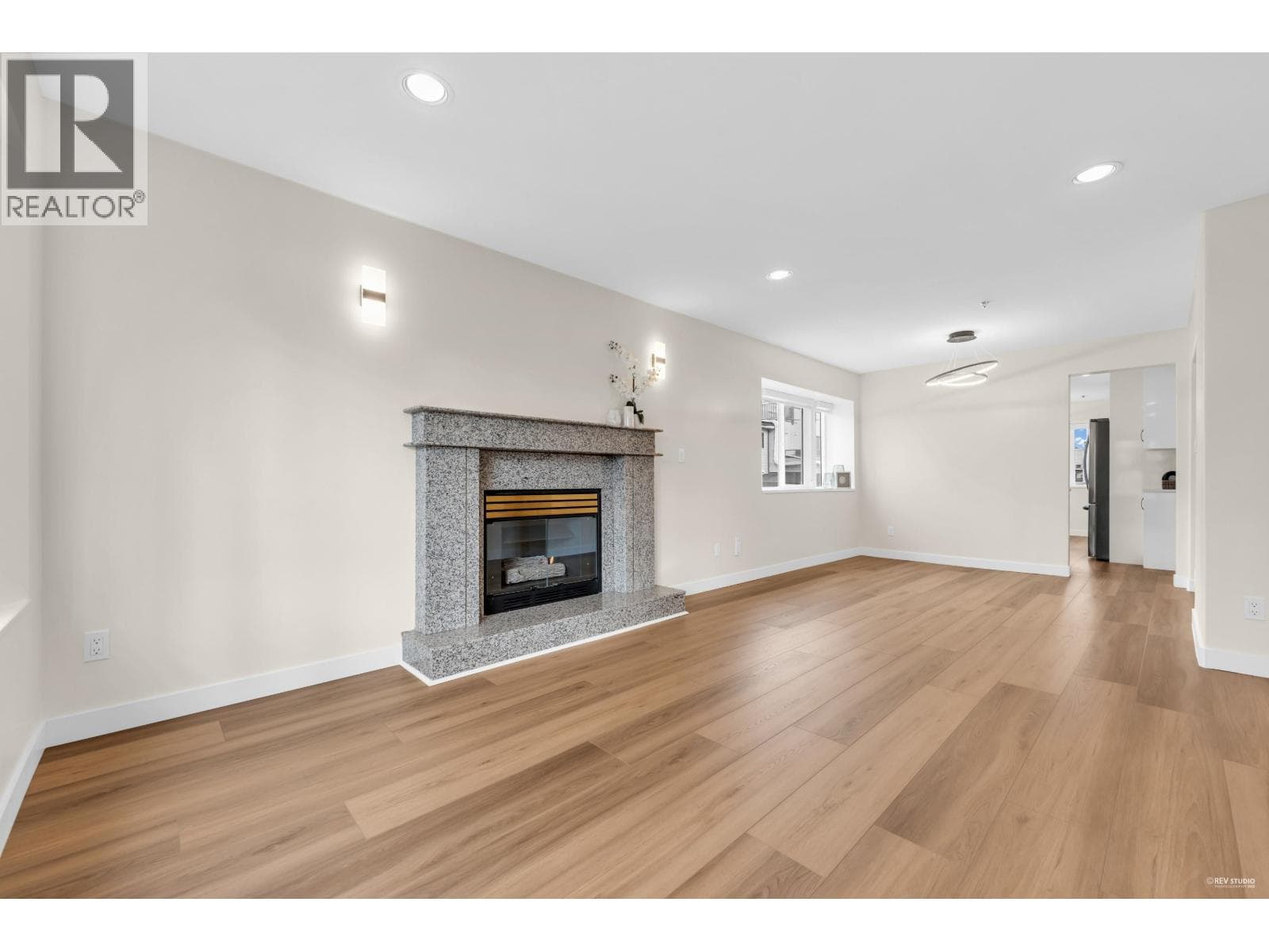 719 E 27TH AVENUE — photo 3