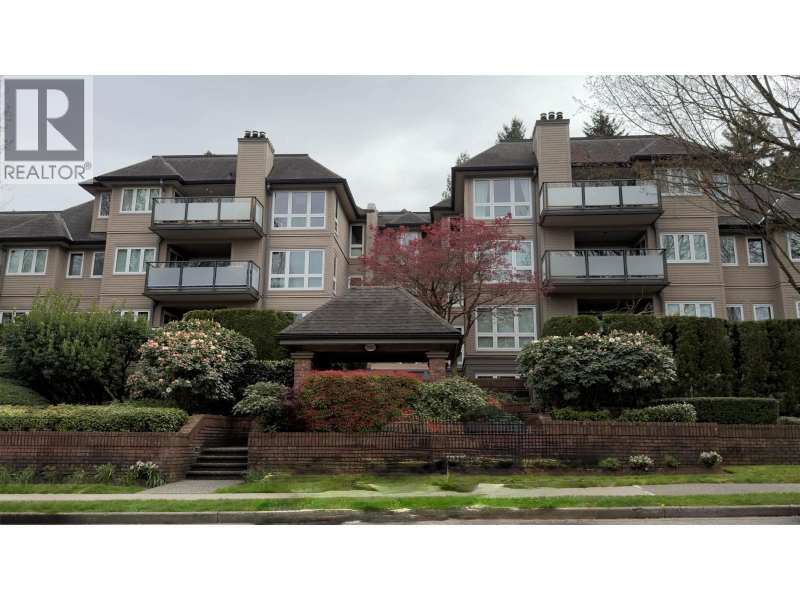 402 3970 LINWOOD STREET — photo 2