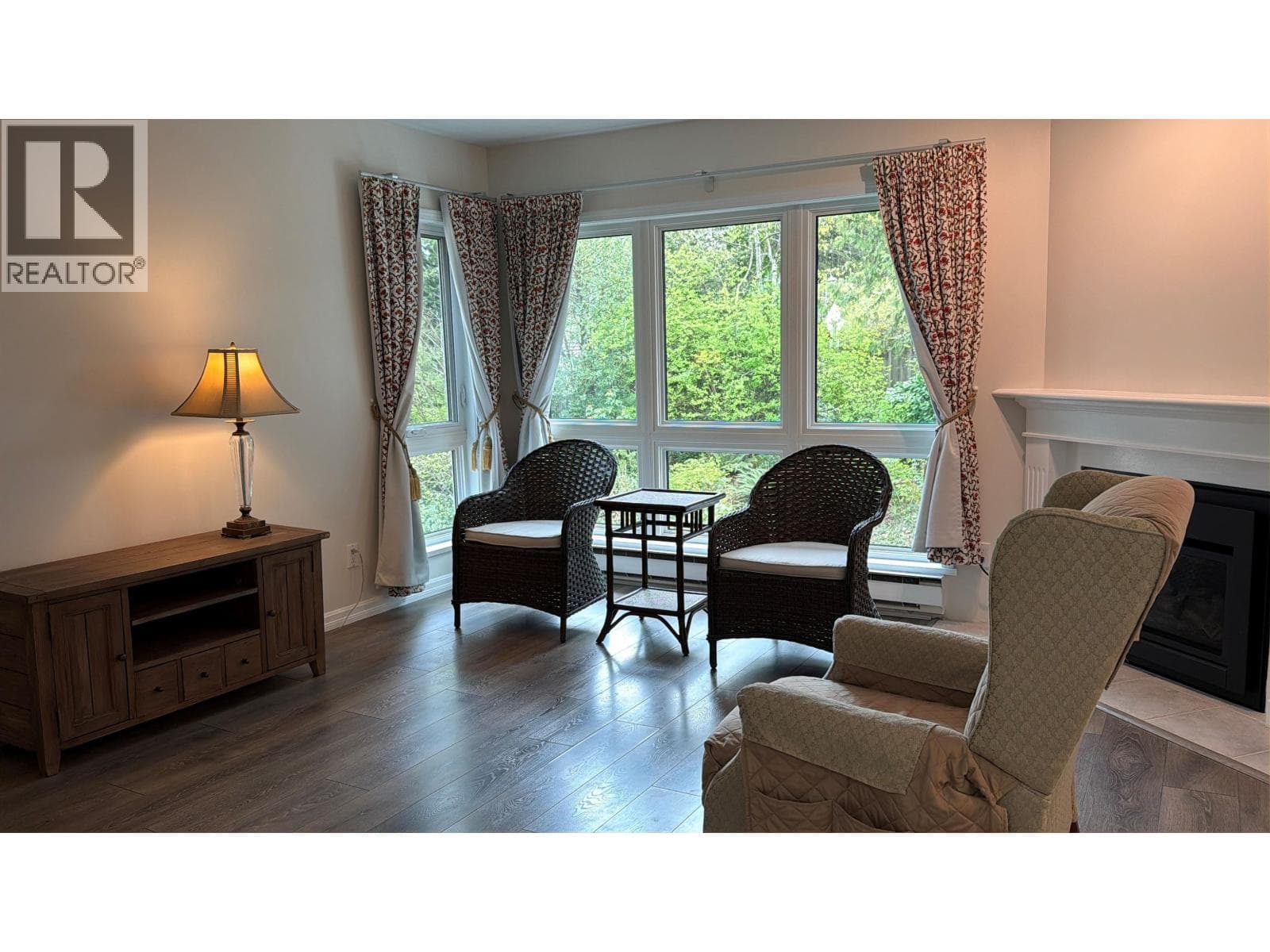 402 3970 LINWOOD STREET — photo 3