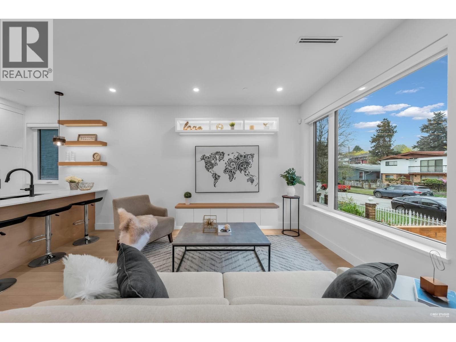 2715 CHEYENNE AVENUE — main photo