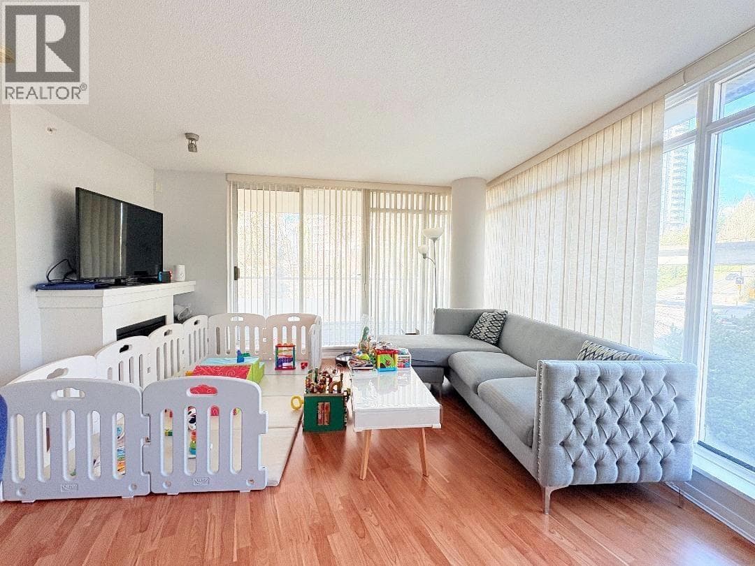 502 2133 DOUGLAS ROAD — photo 3