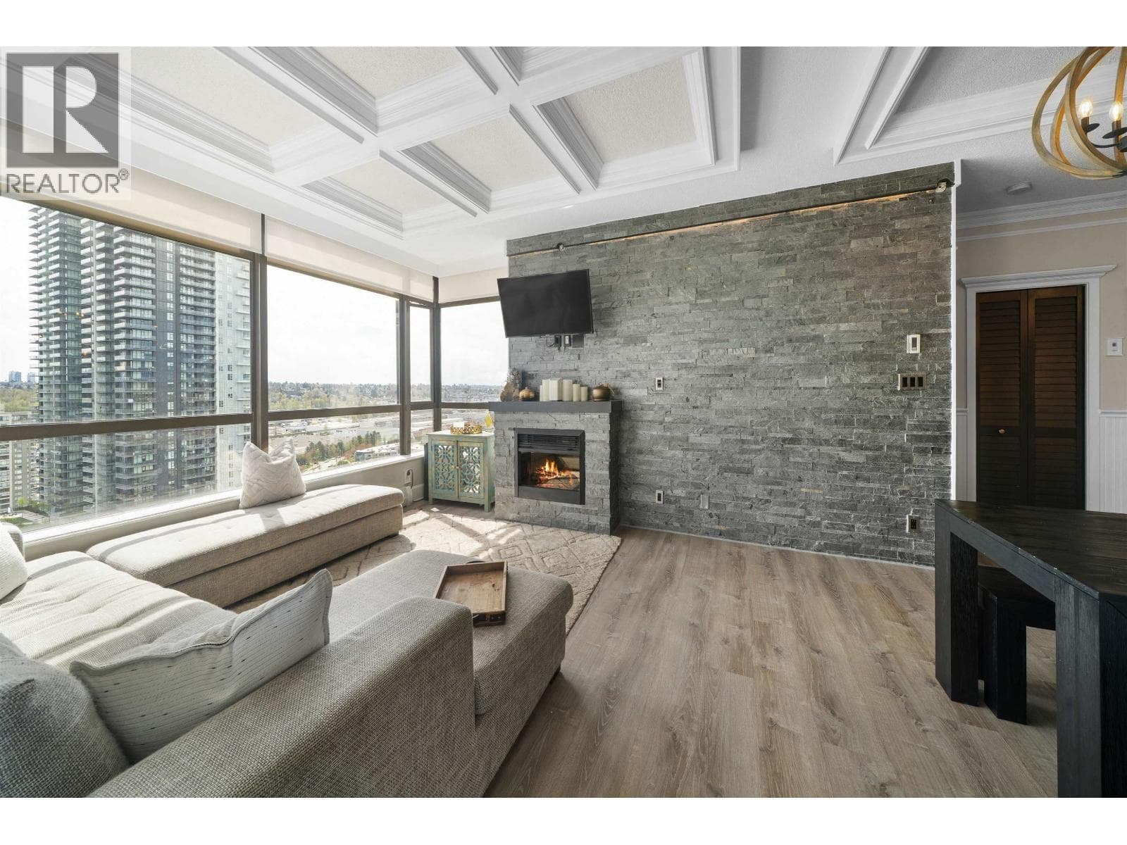 1906 4132 HALIFAX STREET — photo 2