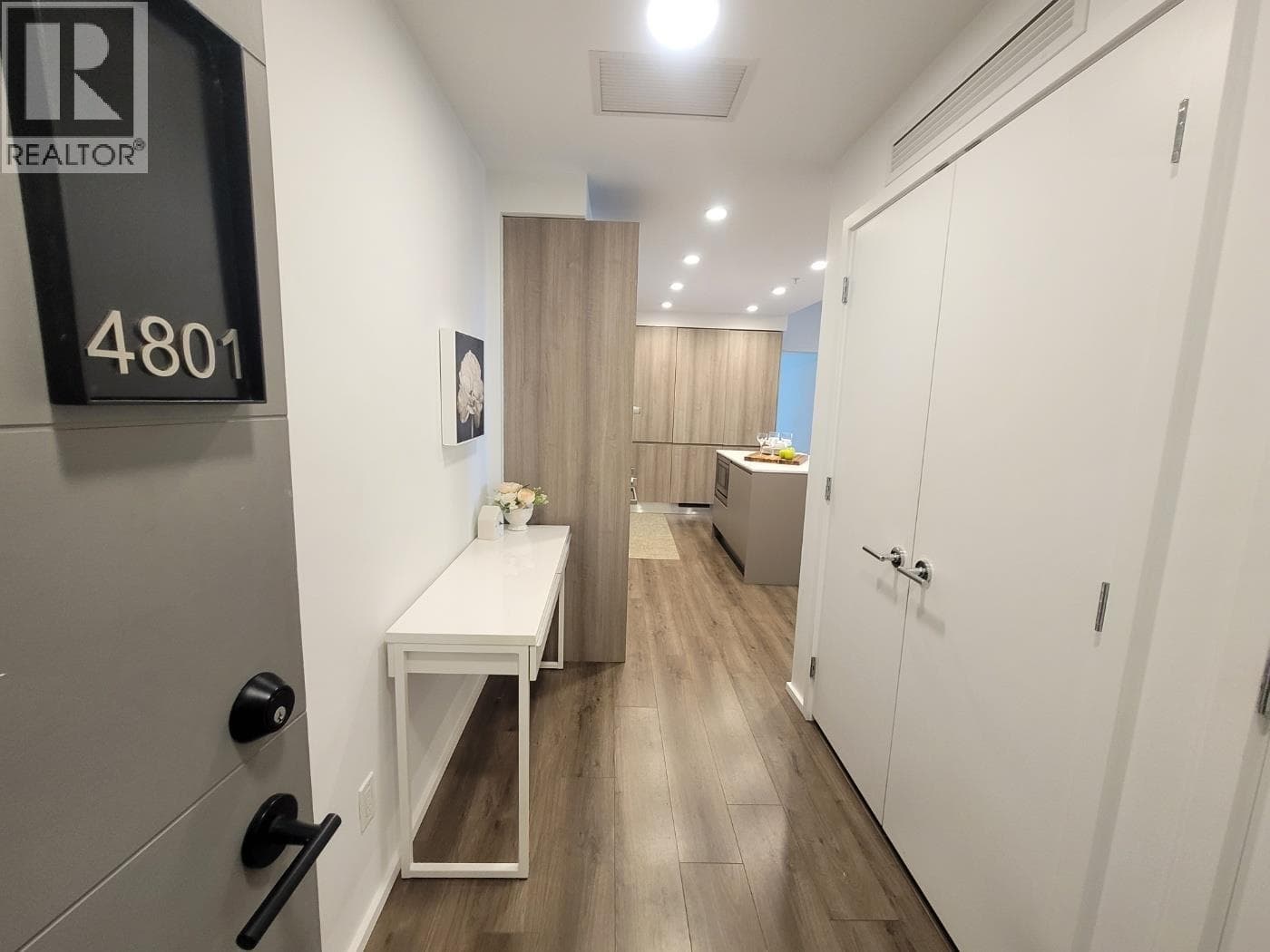 4801 3809 EVERGREEN PLACE — main photo