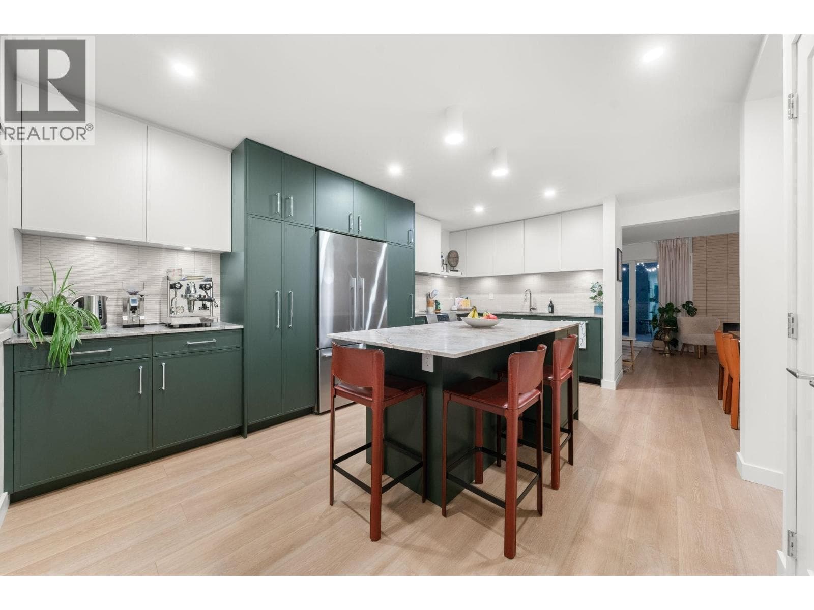 34 1910 CEDAR VILLAGE CRESCENT — photo 3