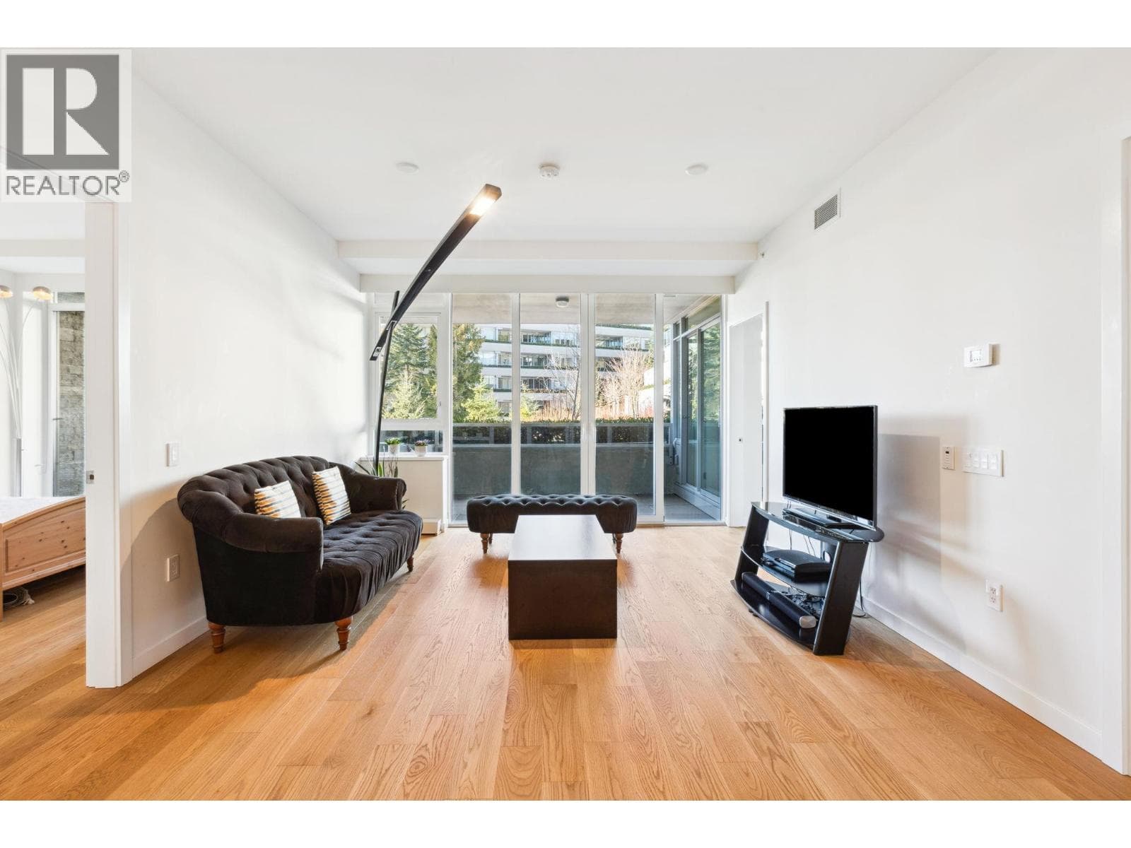 204 788 ARTHUR ERICKSON PLACE — photo 2