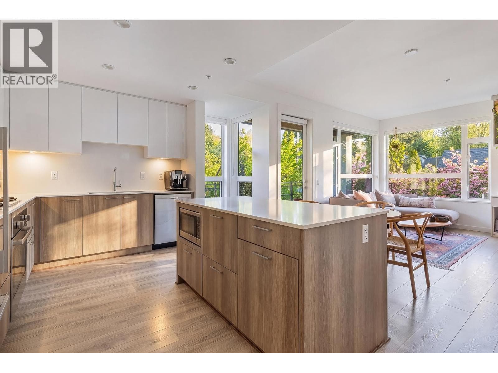 107 715 W 15TH STREET — main photo