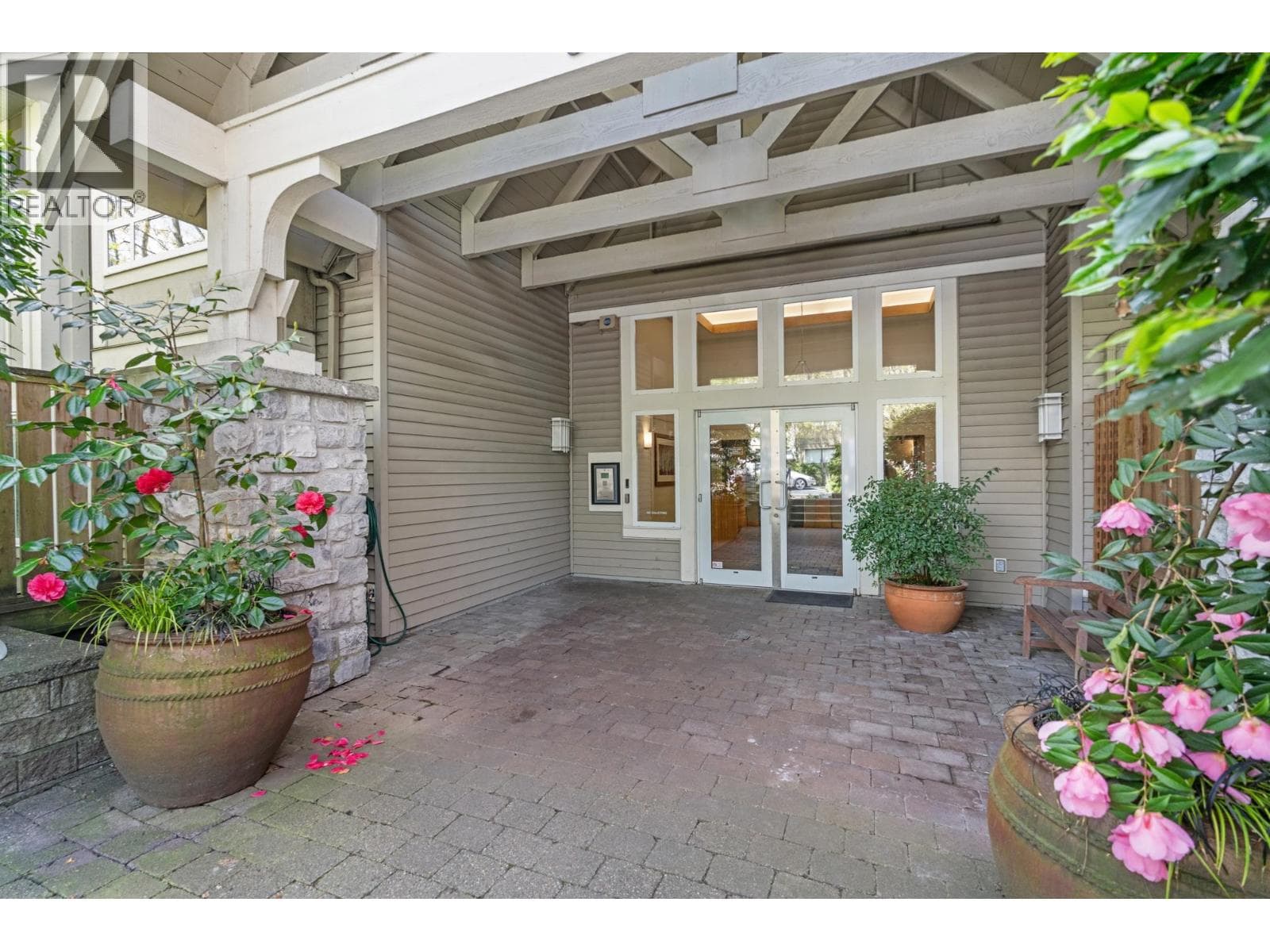 105 365 E 1ST STREET — photo 2