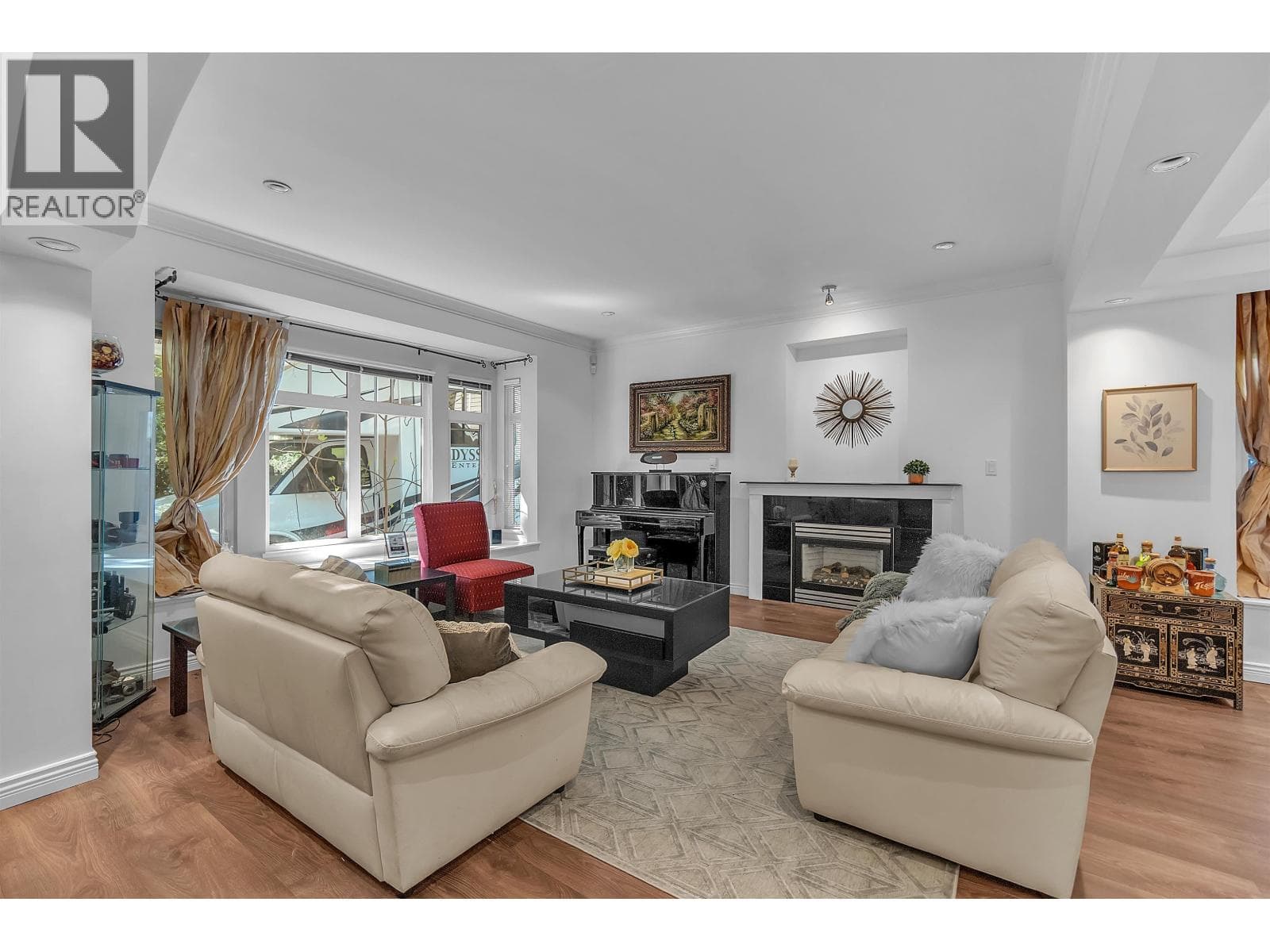 786 W 17TH STREET — photo 3