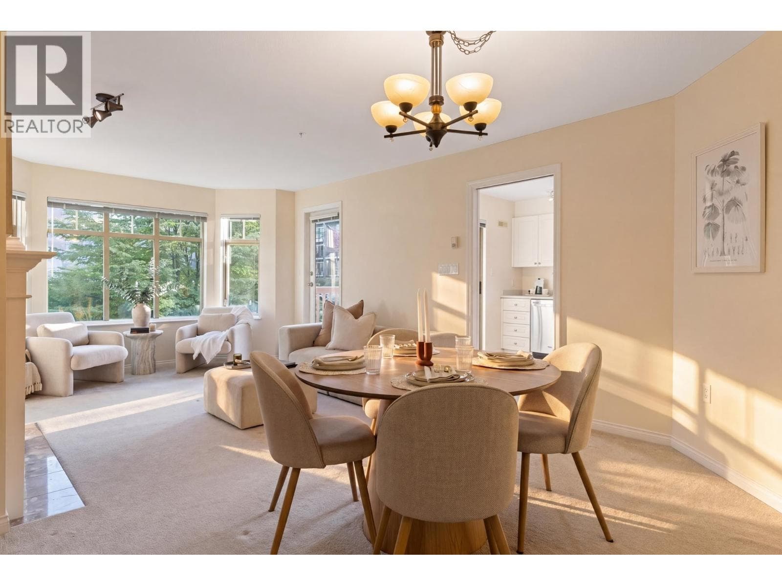 405 2059 CHESTERFIELD AVENUE — photo 3