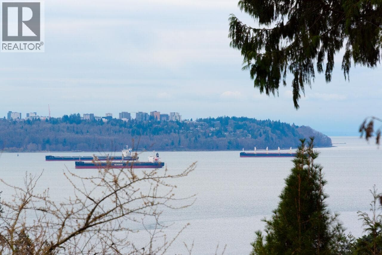 2338 OTTAWA AVENUE — photo 2