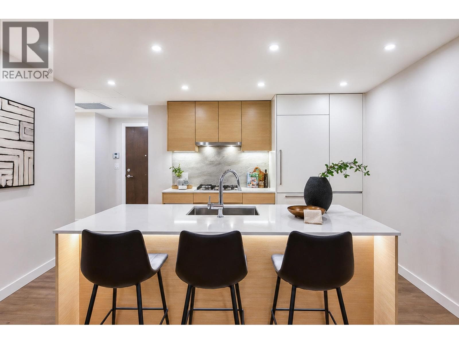 1104 200 KLAHANIE COURT — photo 3