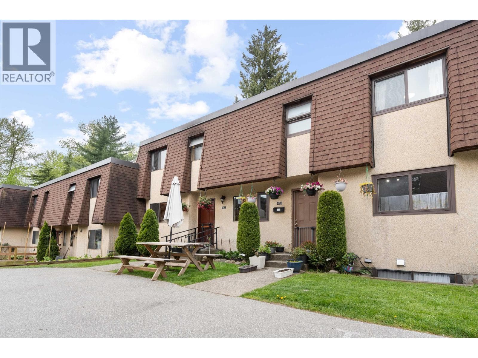 883 OLD LILLOOET ROAD — photo 2