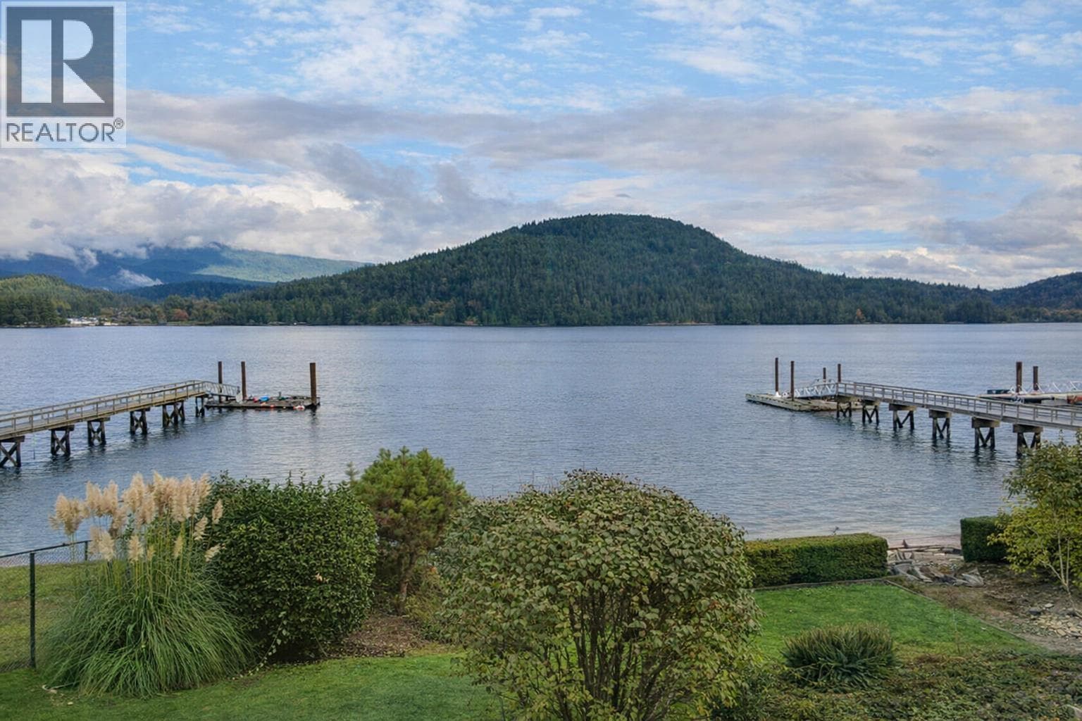 450 BEACHVIEW DRIVE — photo 2