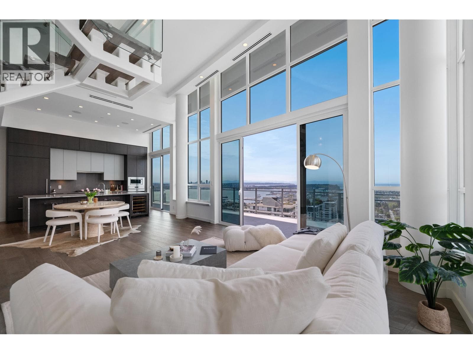 2403 125 E 14TH STREET — photo 3