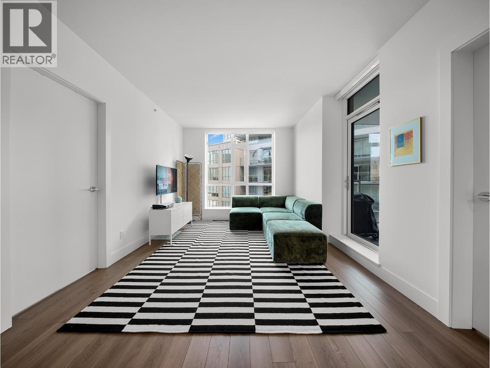 404 2375 EMERY COURT — photo 3