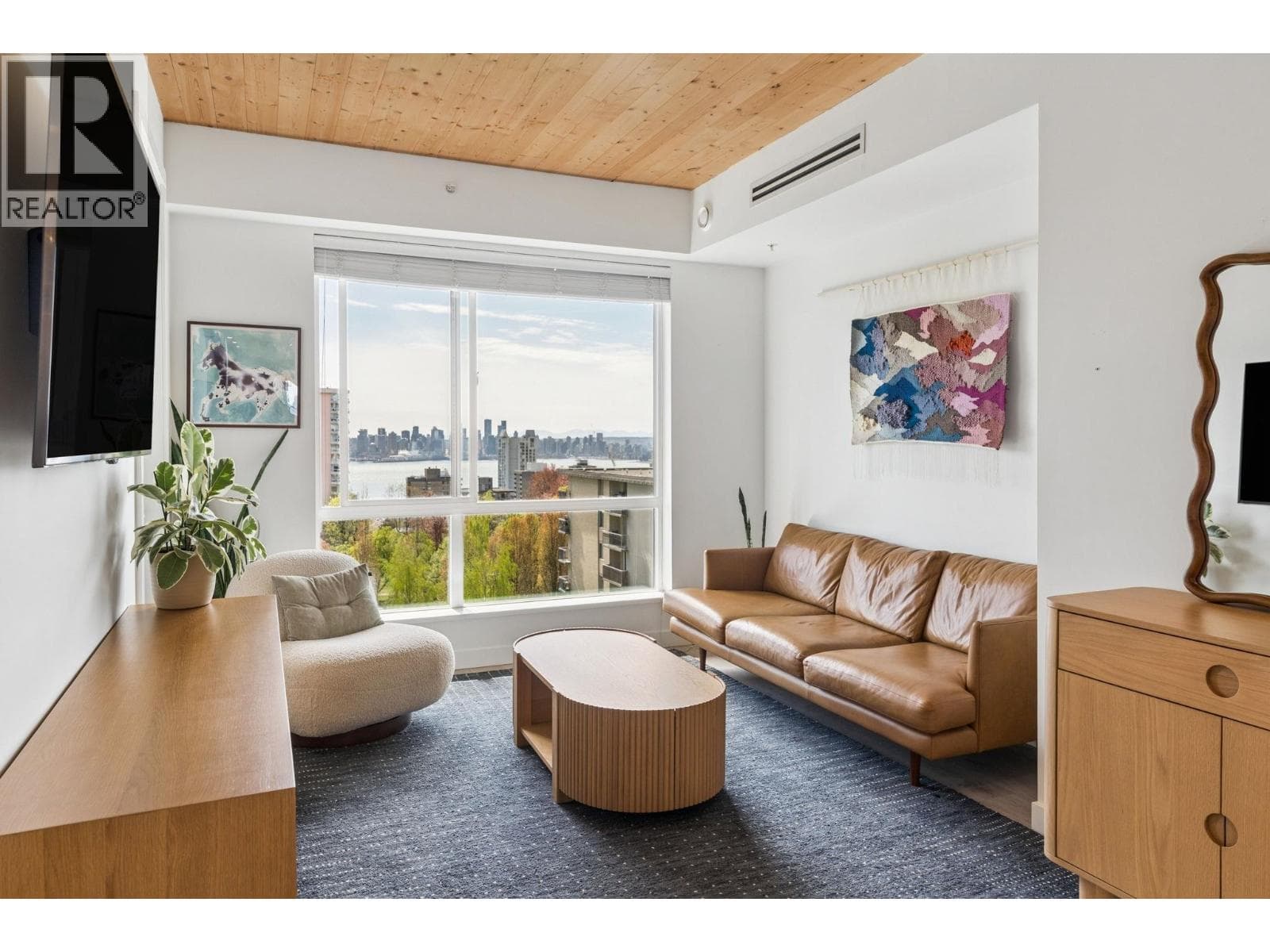 603 108 E 8TH STREET — photo 2