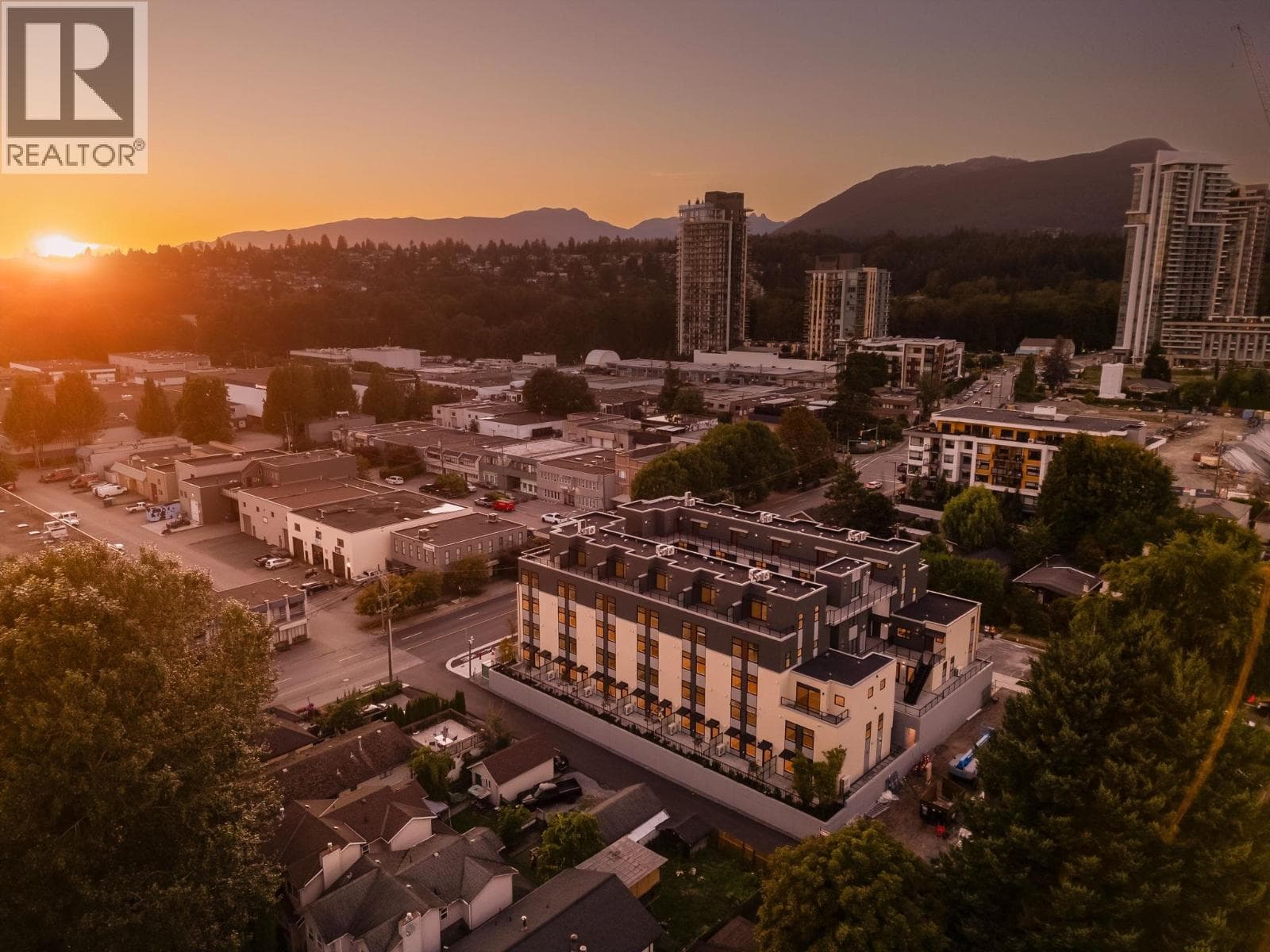 108 342 MOUNTAIN HIGHWAY — main photo