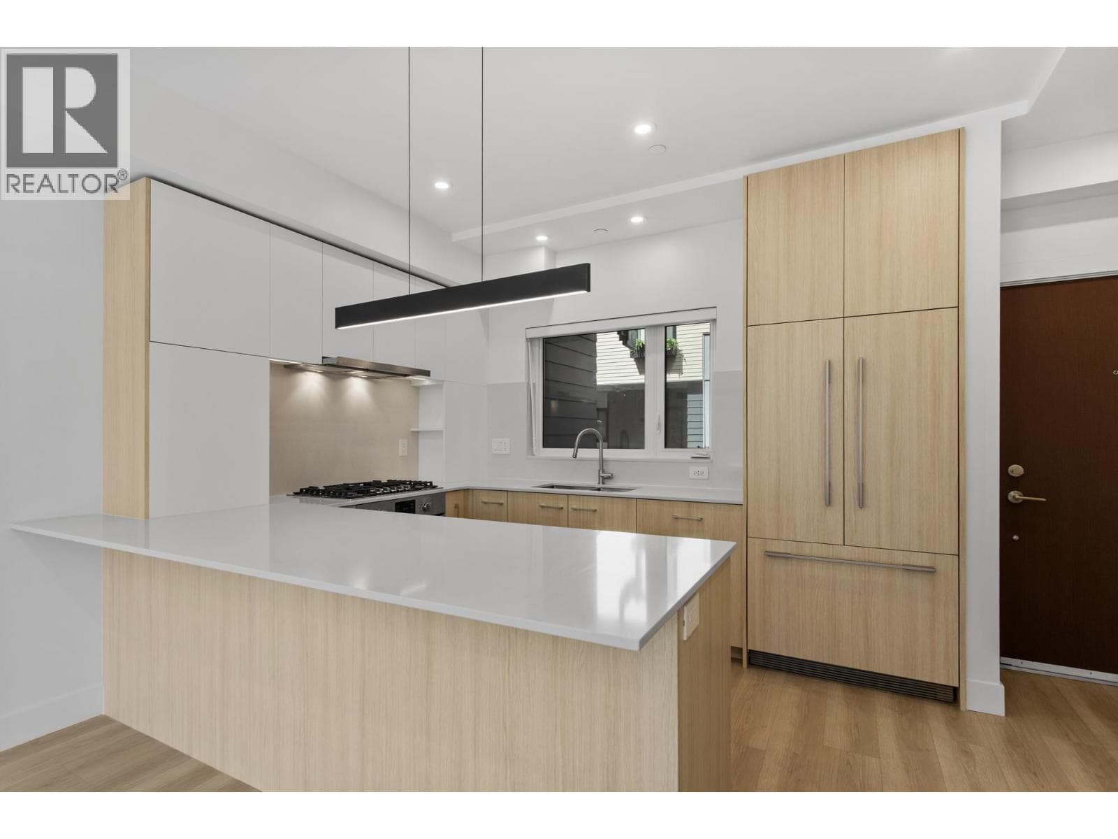 108 342 MOUNTAIN HIGHWAY — photo 3