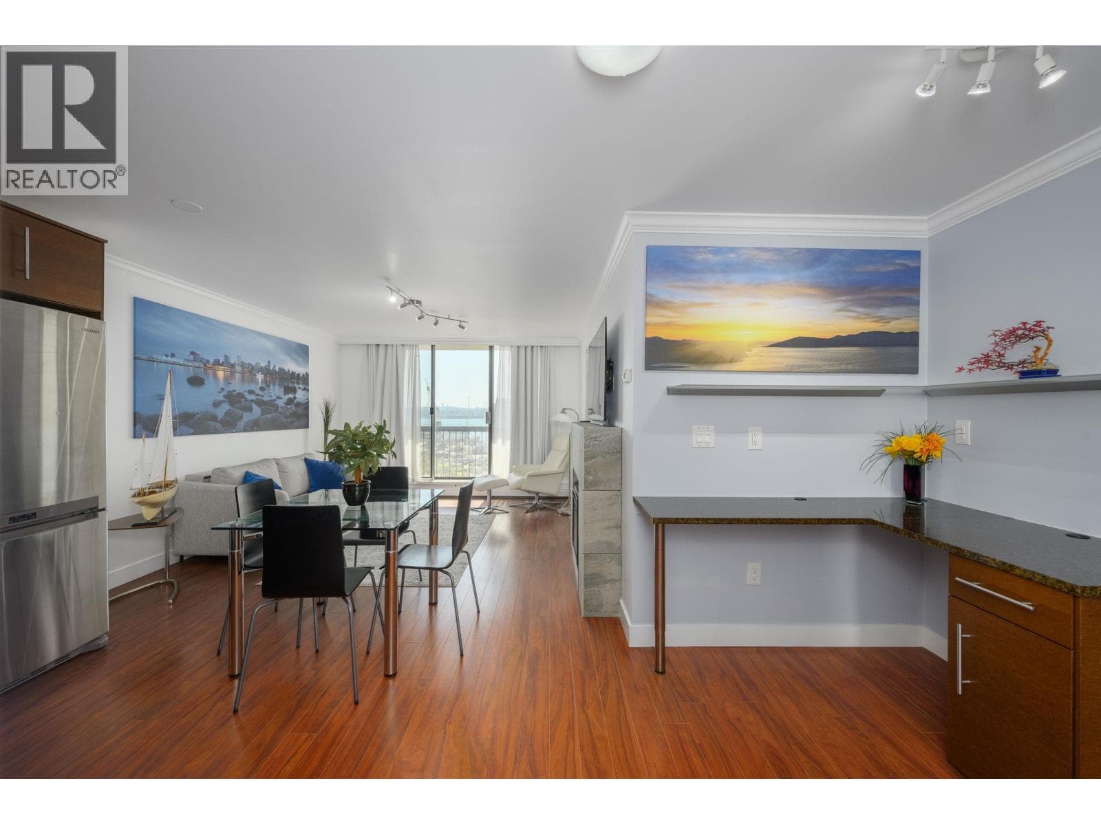 608 145 ST. GEORGES AVENUE — main photo