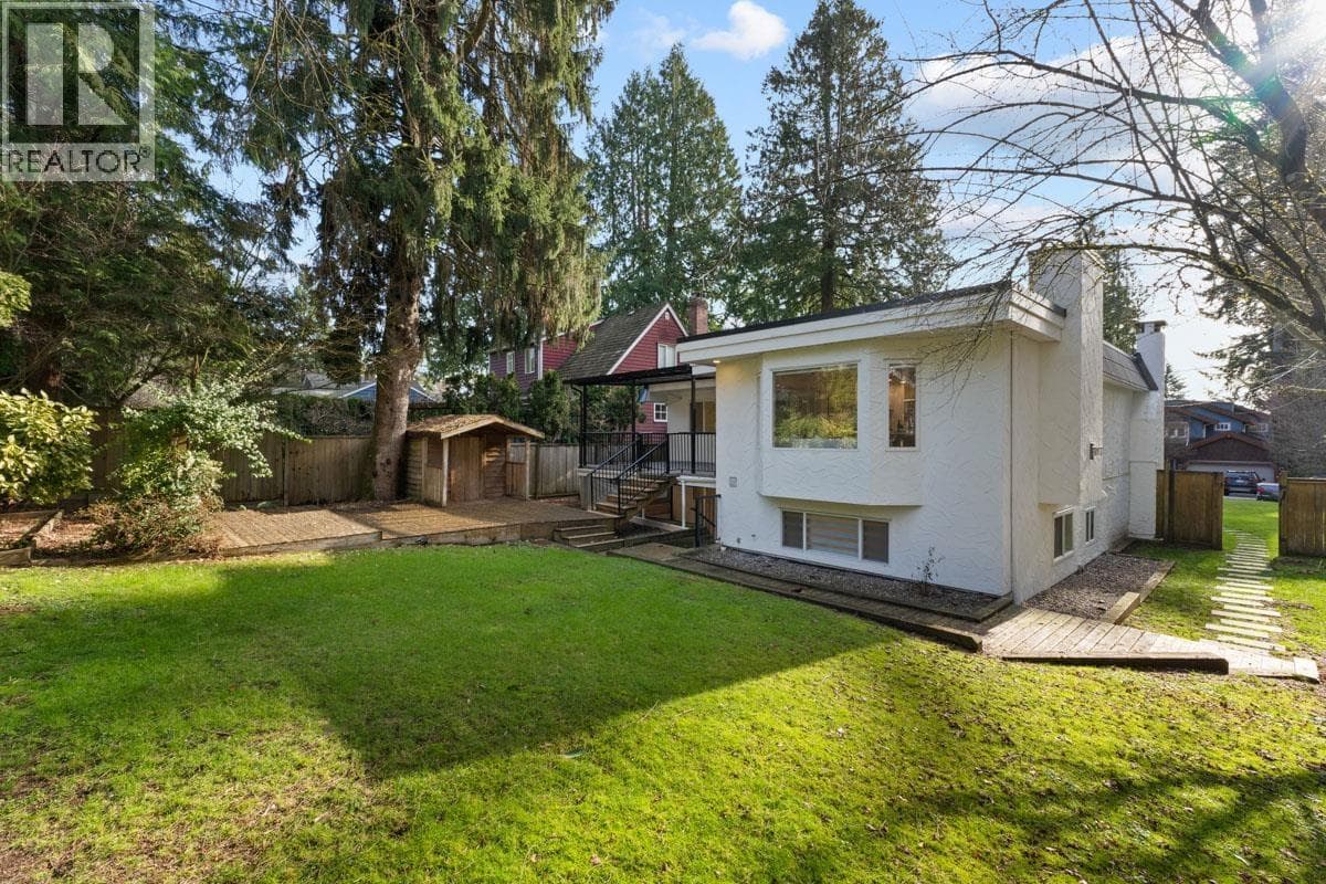 2518 SWINBURNE AVENUE — main photo