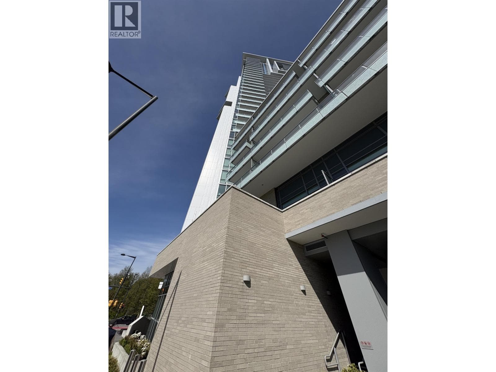 304 1500 FERN STREET — photo 3