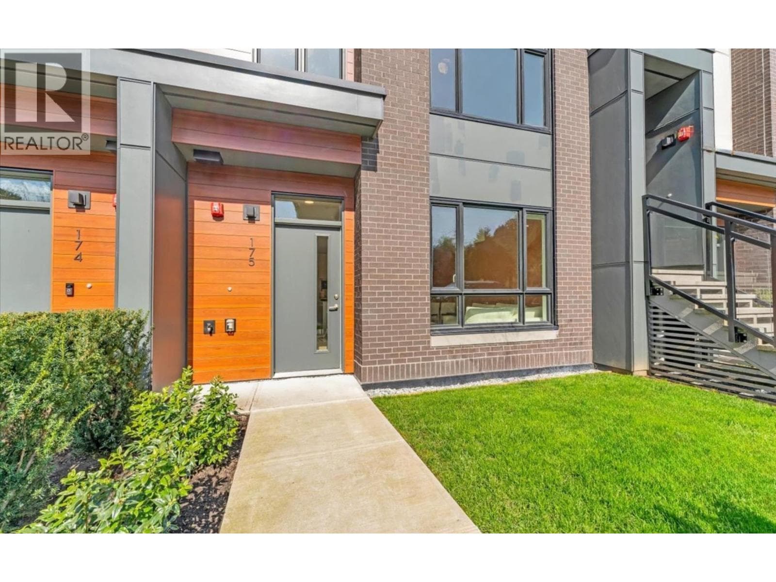 175 2035 GLENAIRE DRIVE — main photo