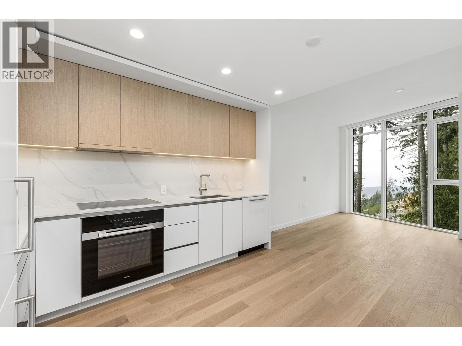 704 3963 UPLANDS WAY — main photo